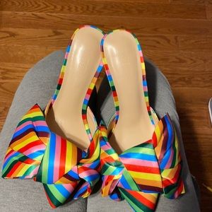 Pink elephant bow heels